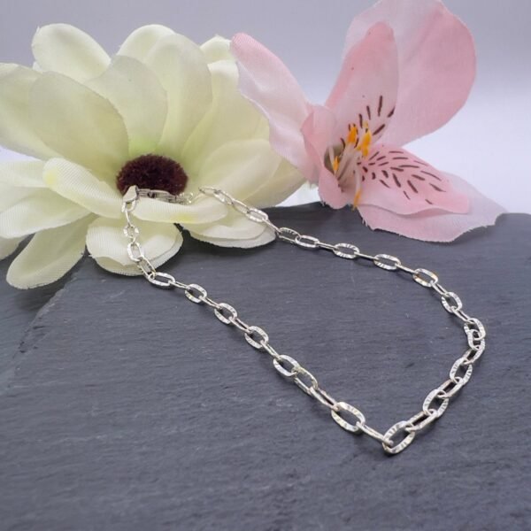 Silver-Oval-Slim-Bracelet