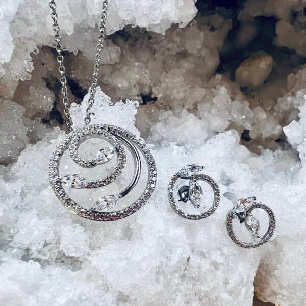 Sparkly Silver Necklace Viventy